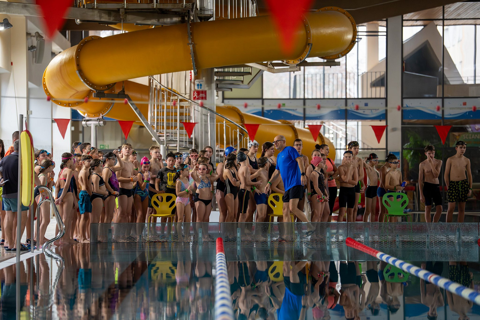 2025_12_09_basen_zawody_miedzyszkone_1.jpg