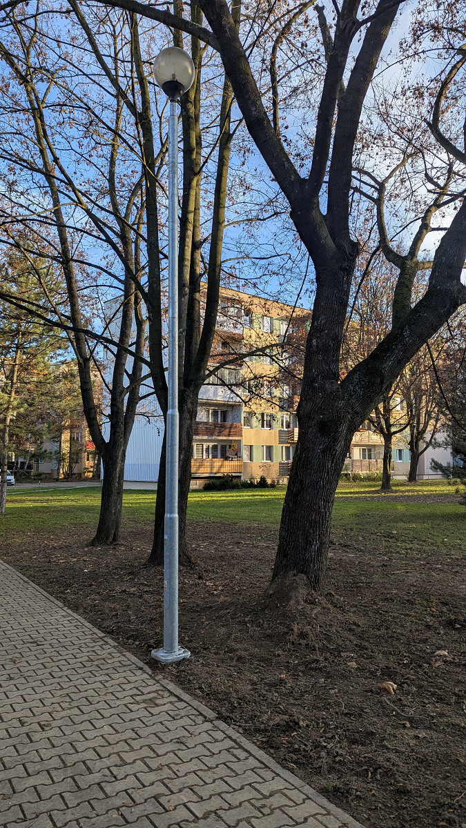 wymieniona latarnia w rejonie ulicy Podhalańskiej.jpg
