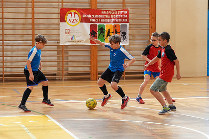 tn_2025_03_10_zawody_miedzyszkolne_pilka-124.JPG