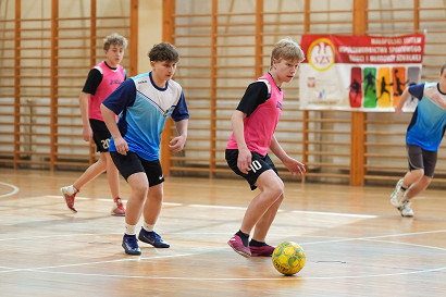 tn_2025_03_10_zawody_miedzyszkolne_pilka-105.JPG