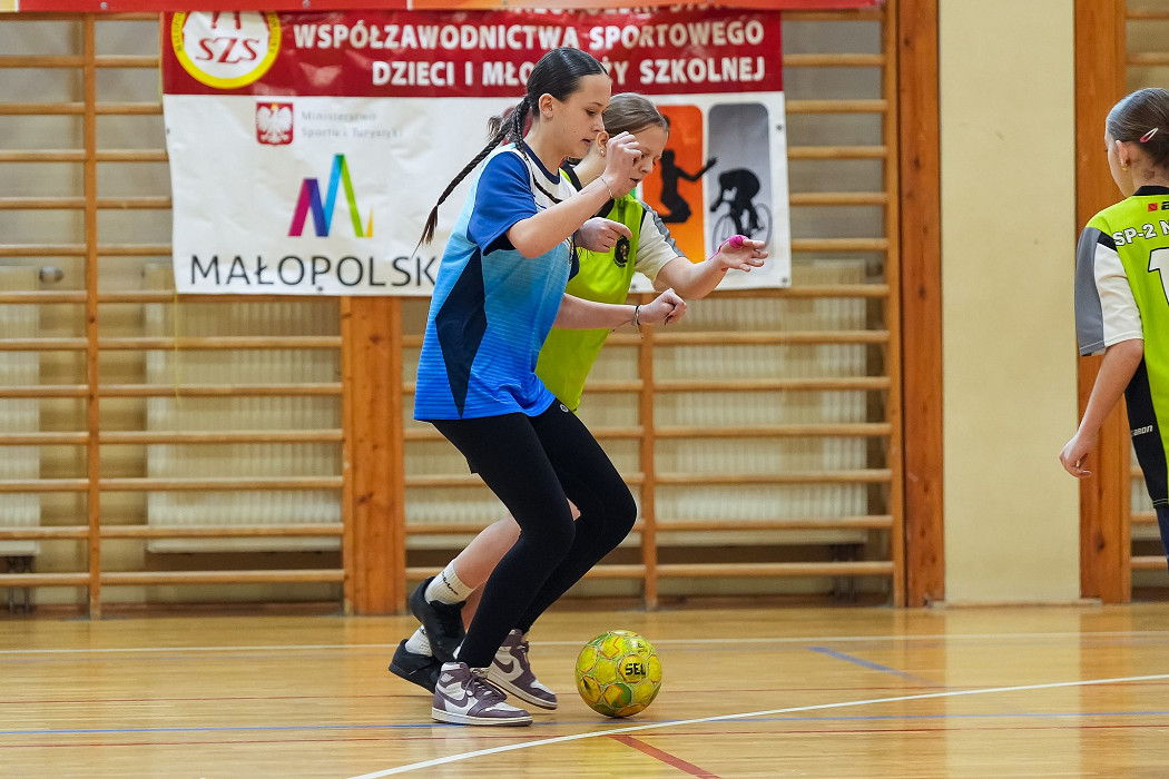 tn_2025_03_24_zawody_miedzyszkolne_dziewczat_pilka-065.JPG