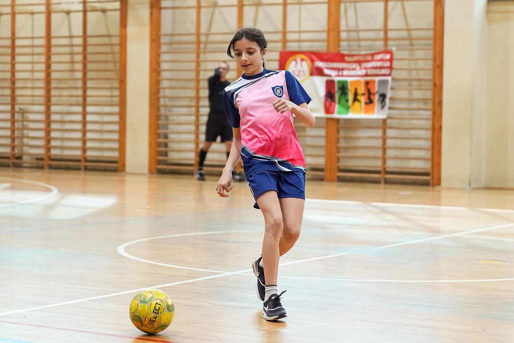 tn_2025_03_24_zawody_miedzyszkolne_dziewczat_pilka-108.JPG