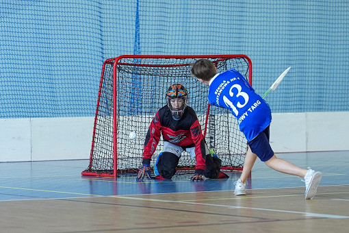 tn_2025_04_03_unihokej_zaw_miedzyszkolne-043.JPG