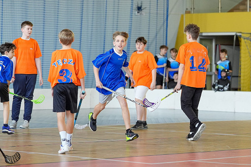 tn_2025_04_03_unihokej_zaw_miedzyszkolne-044.JPG