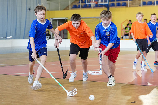 tn_2025_04_03_unihokej_zaw_miedzyszkolne-054.JPG
