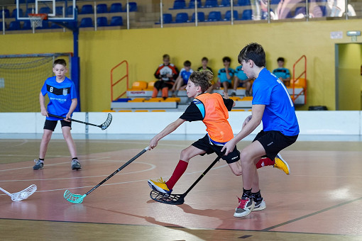 tn_2025_04_03_unihokej_zaw_miedzyszkolne-086.JPG