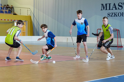 tn_2025_04_03_unihokej_zaw_miedzyszkolne-009.JPG