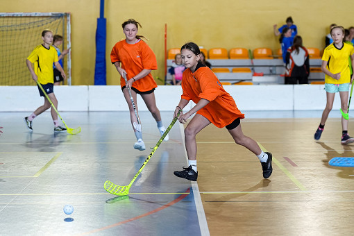 tn_2025_04_28_unihokej_zaw_miedzyszkolne-054.JPG