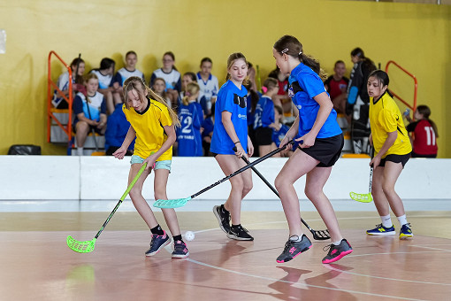 tn_2025_04_28_unihokej_zaw_miedzyszkolne-027.JPG