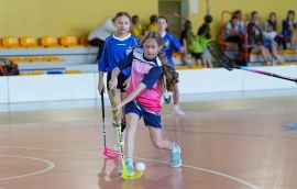 tn_2025_04_28_unihokej_zaw_miedzyszkolne-060.JPG