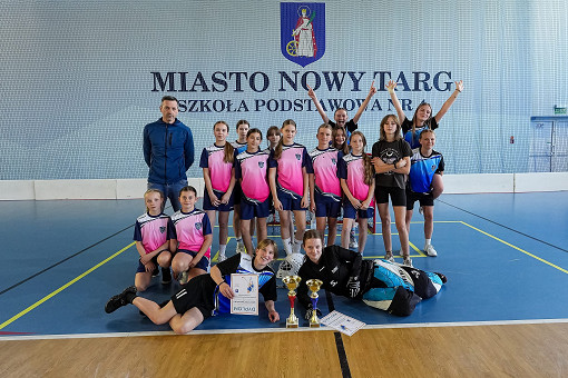 tn_2025_04_28_unihokej_zaw_miedzyszkolne-123.JPG