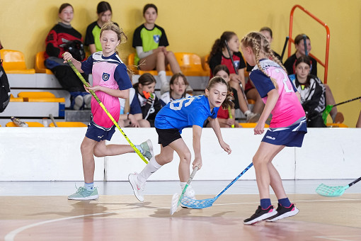 tn_2025_04_28_unihokej_zaw_miedzyszkolne-089.JPG