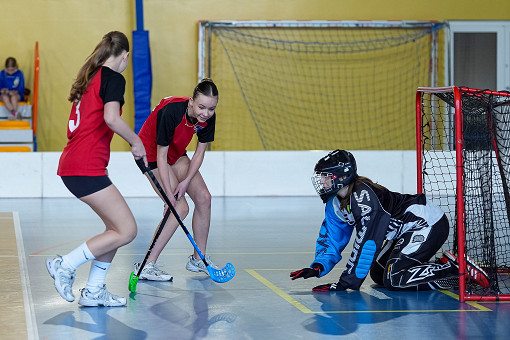 tn_2025_04_28_unihokej_zaw_miedzyszkolne-019.JPG