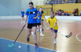 tn_2025_04_28_unihokej_zaw_miedzyszkolne-109.JPG