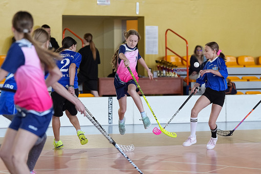 tn_2025_04_28_unihokej_zaw_miedzyszkolne-063.JPG