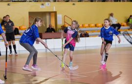 tn_2025_04_28_unihokej_zaw_miedzyszkolne-065.JPG