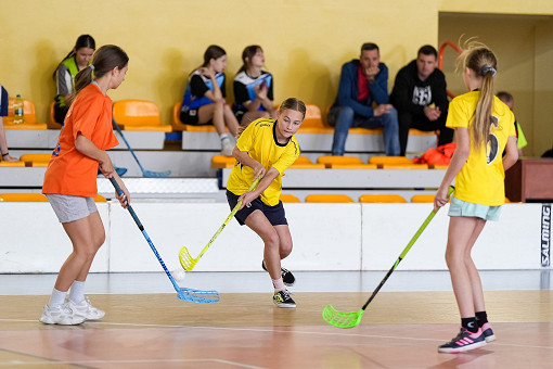 tn_2025_04_28_unihokej_zaw_miedzyszkolne-056.JPG