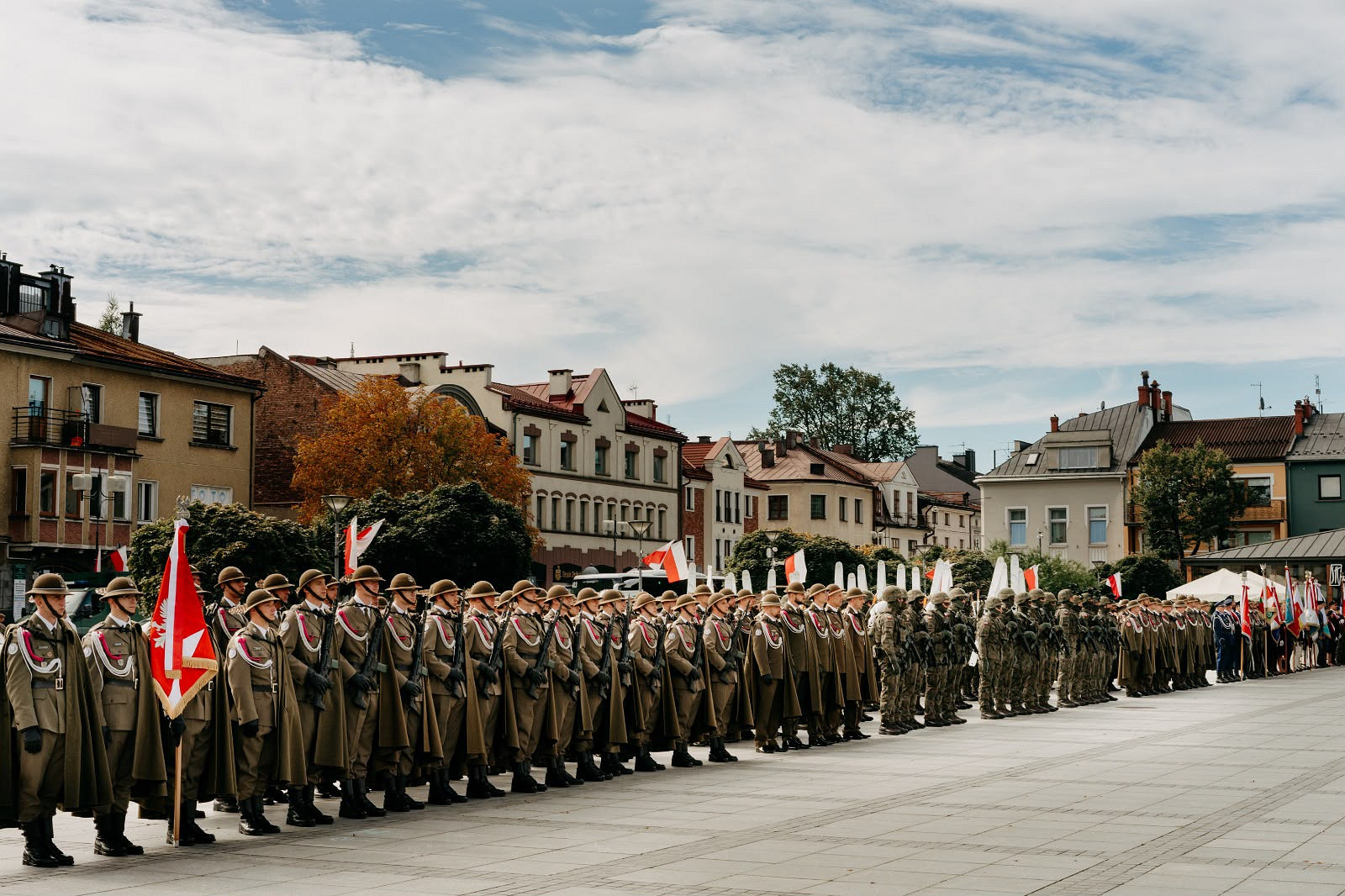 21 Batalion Górski podczas obchodów na Rynku Nowego Targu.jpg